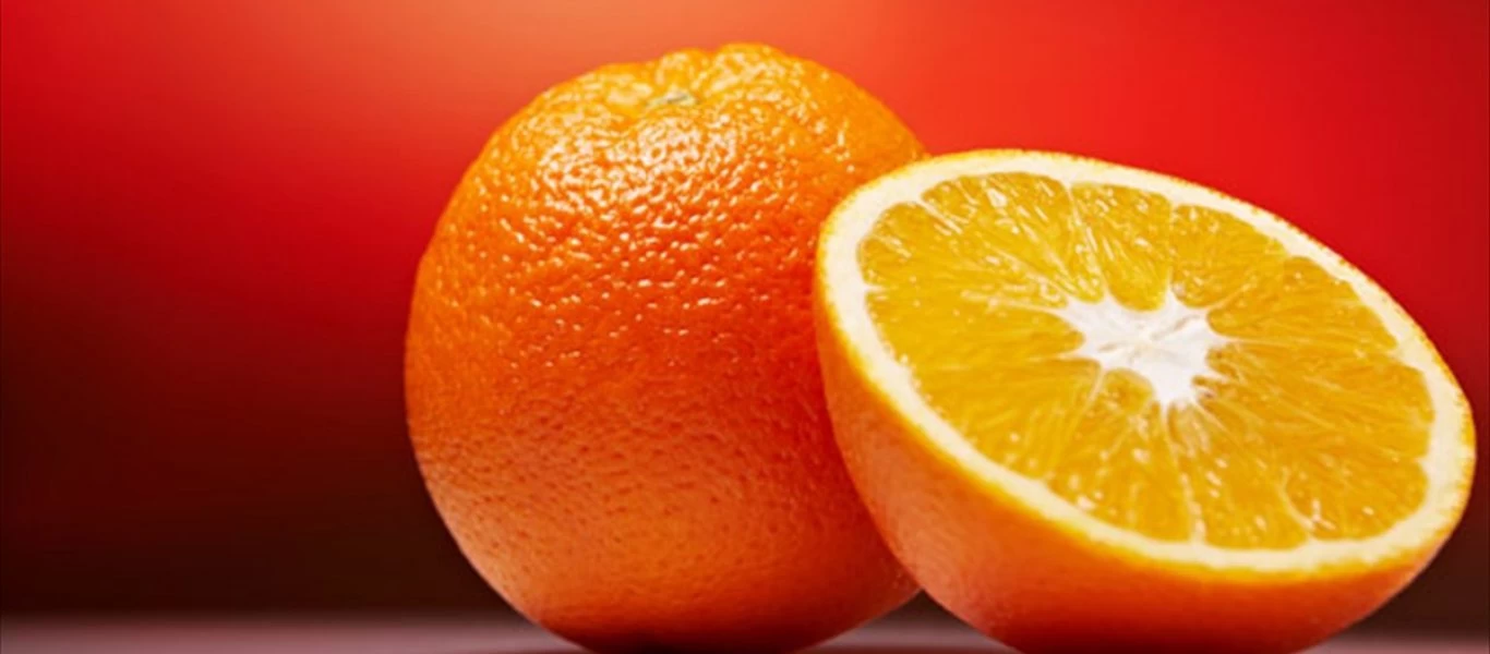 Ο πιο γρήγορος τρόπος να καθαρίσετε ένα πορτοκάλι (βίντεο)